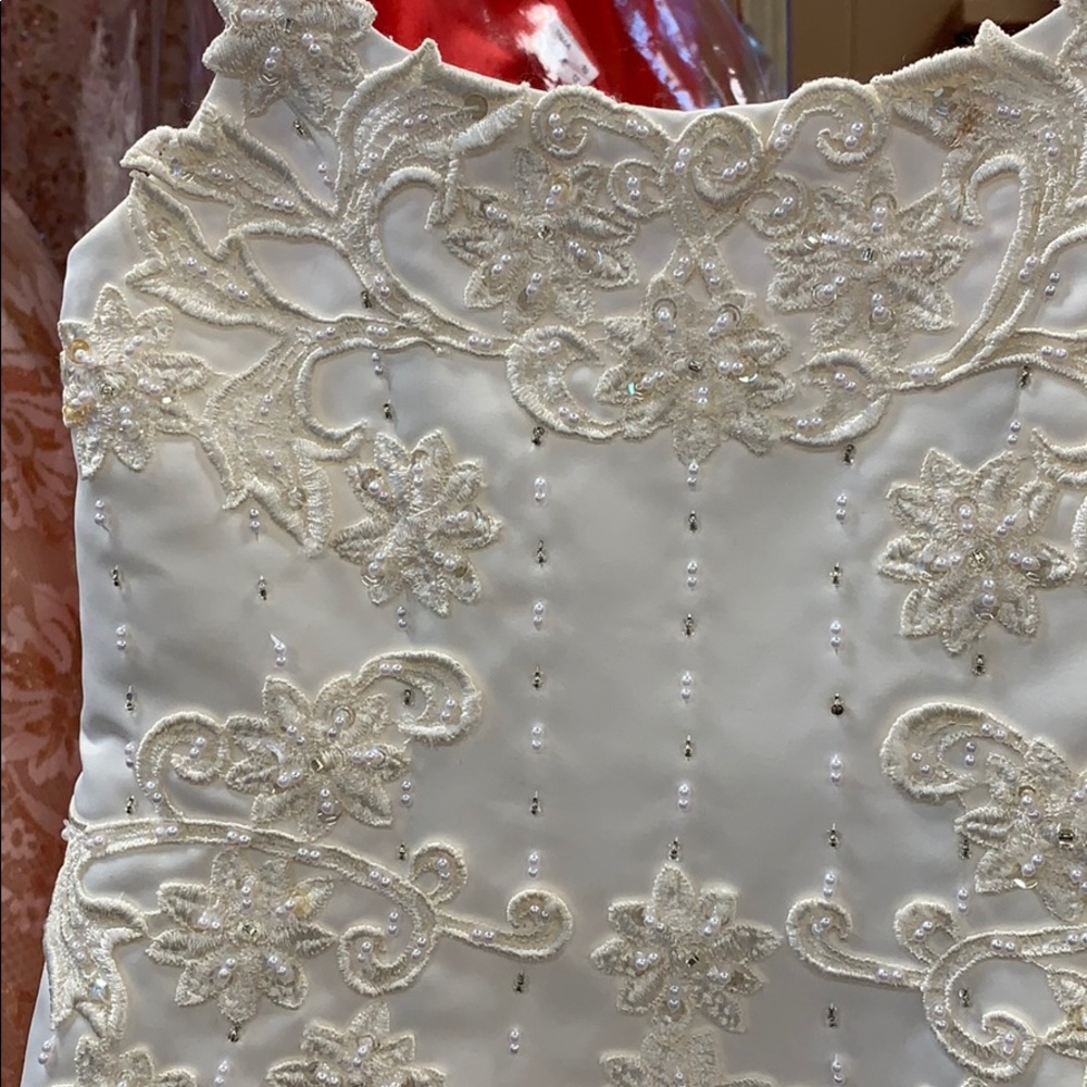 IVORY LITTLE GIRLS DRESS - Picture 2 of 4